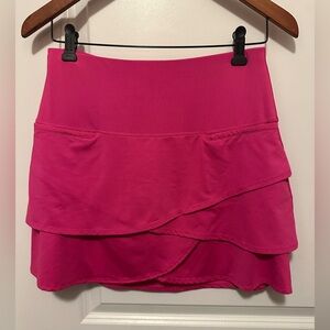 Lucky in Love Fuchsia Layered golf skort. Small. 17” length